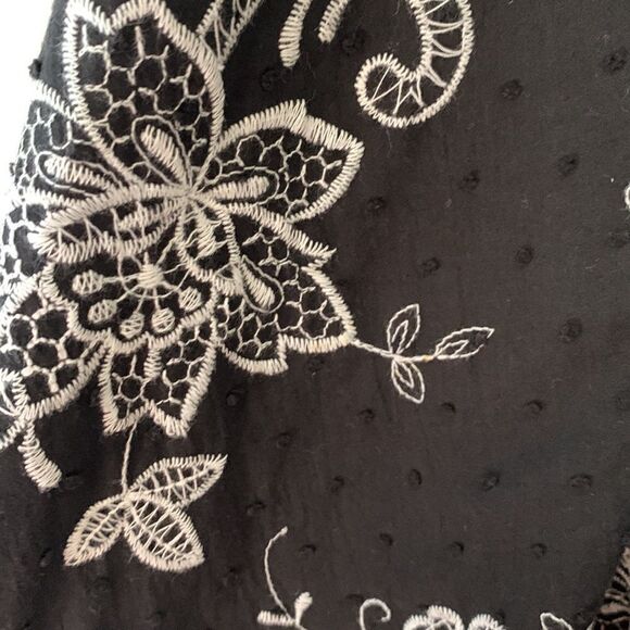 Rare Editions black dress with white embroidered flowers. Tie back. Size 14 - Picture 4 of 10